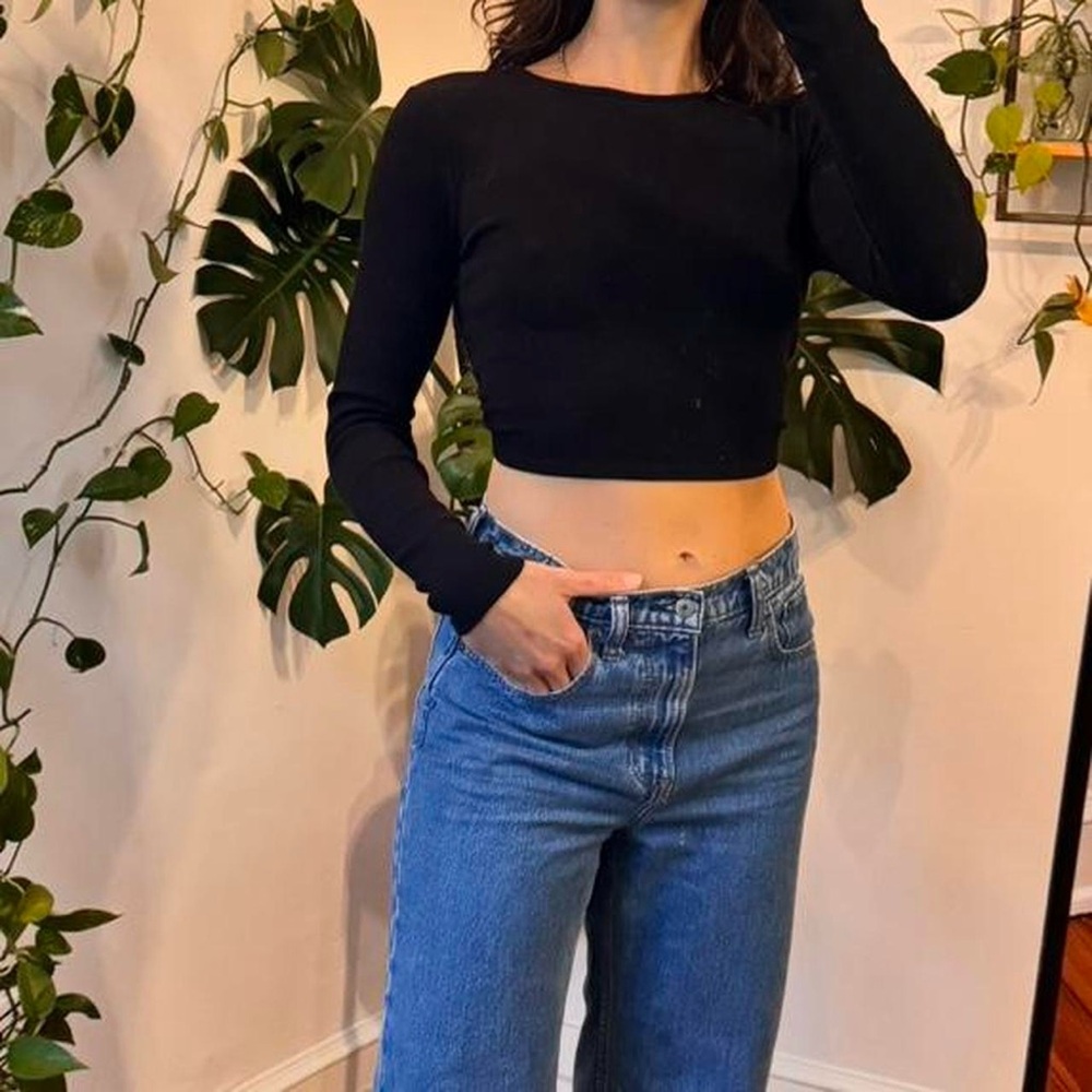 Lovers & Friends backless crop long sleeve | sz S | black knit material